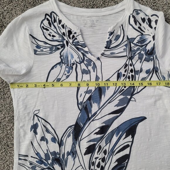Chicos Short Sleeve Lightweight Top White Floral Size 1 Approx Medium - Picture 6 of 9